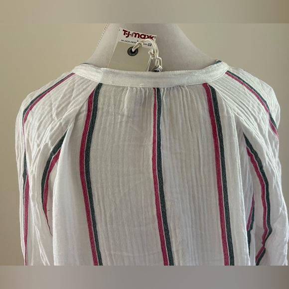 BRAND NEW W/ TAGS White Striped Top - Picture 6 of 7
